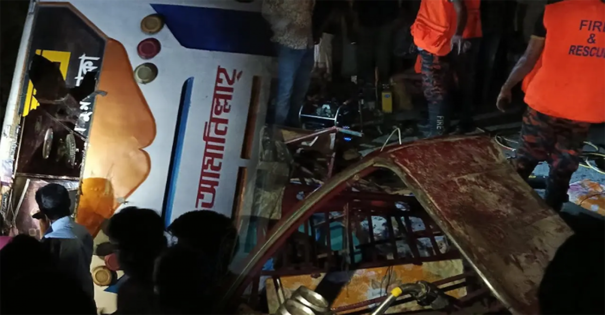 জামালপুরে বাস-অটোরিকশার মুখোমুখি সংঘর্ষে নিহত ৪, আহত ১০   